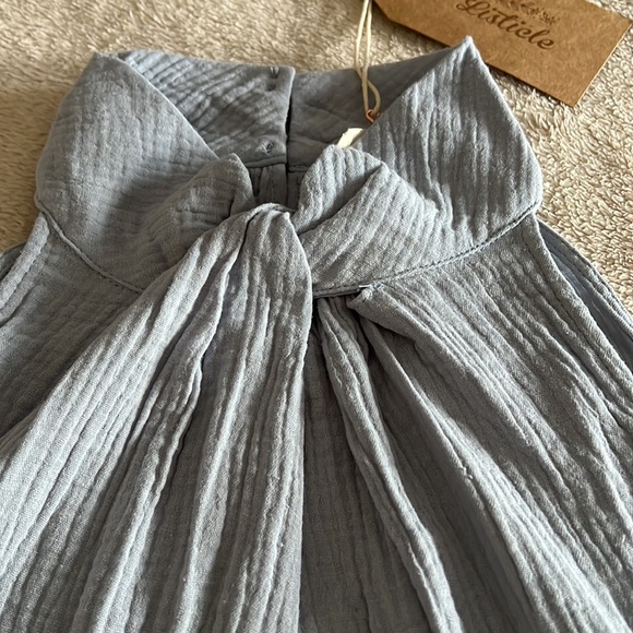 Listicle Halter Top - Size Small NWT - Picture 3 of 10